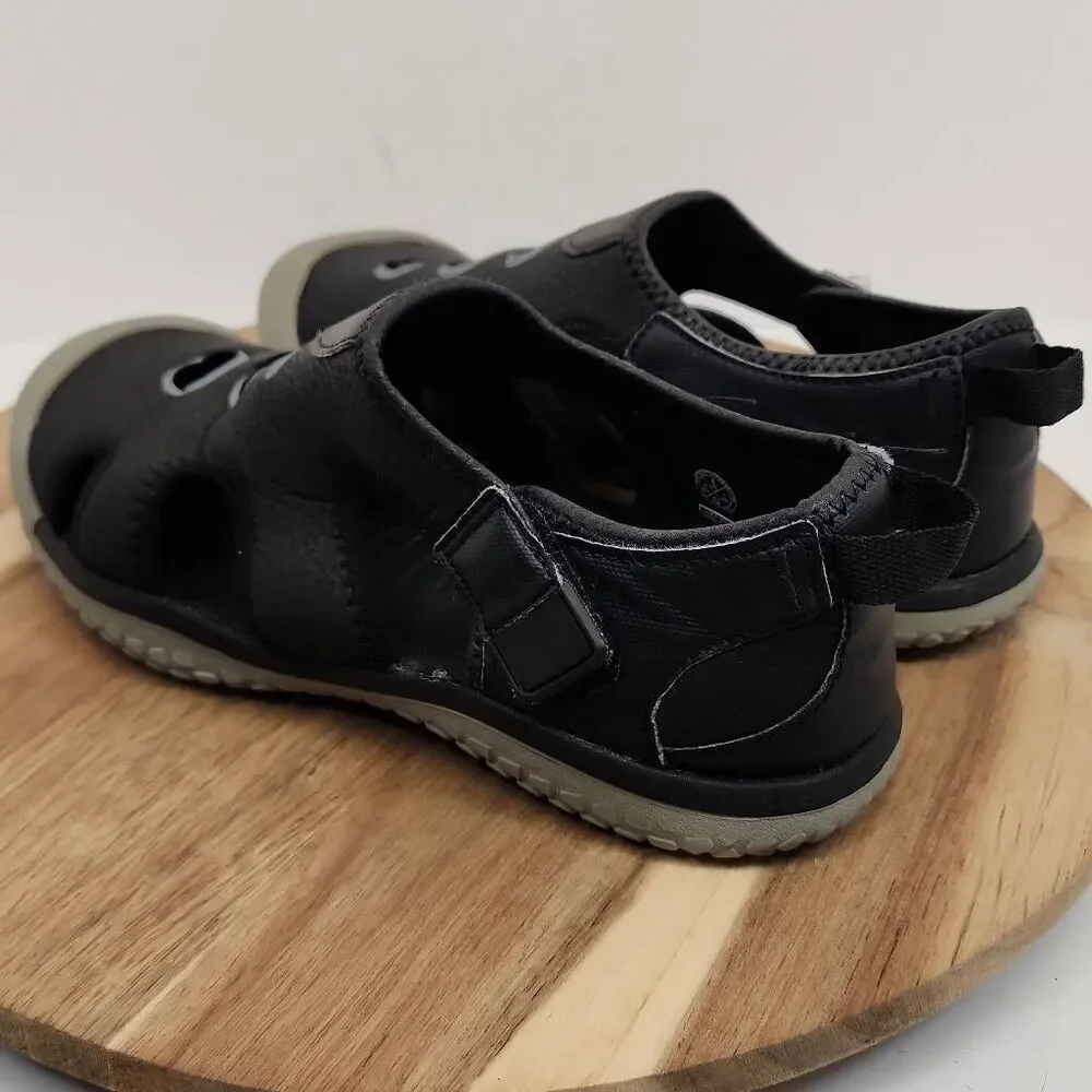 KEEN Stingray Mens Water Sandals Size 6 Black Gray